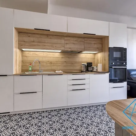 Apartament Golden Square *